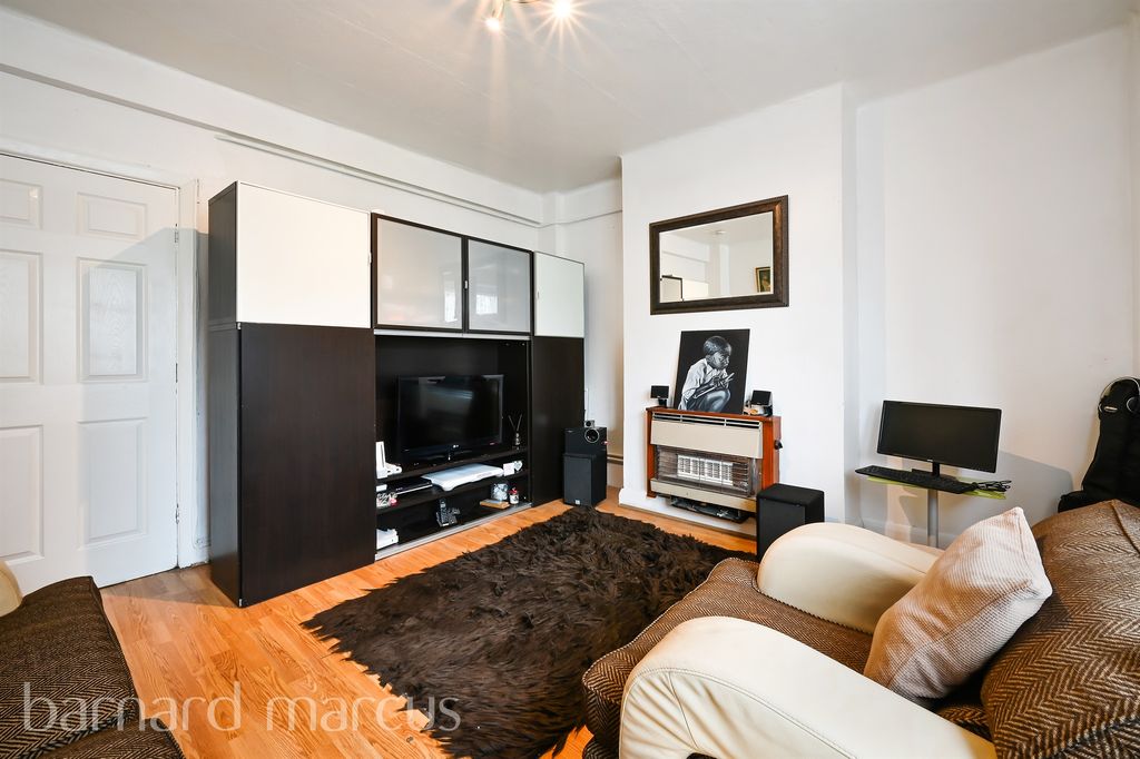 Property photo 2 of 19