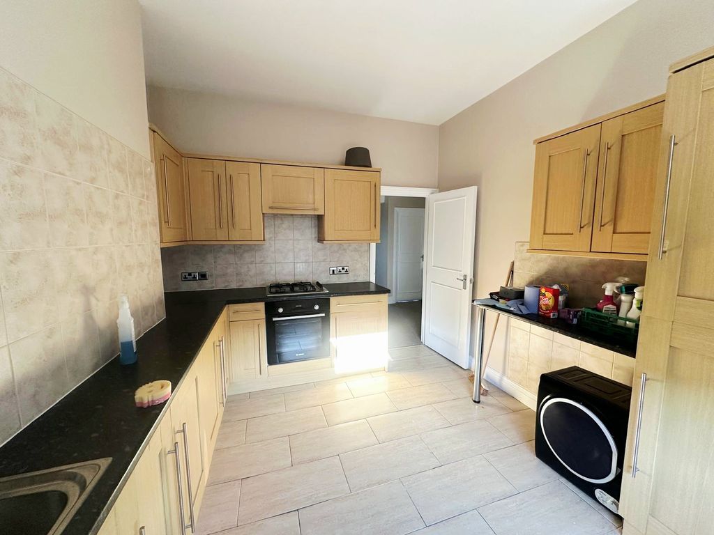 Property photo 2 of 8 Photo 4