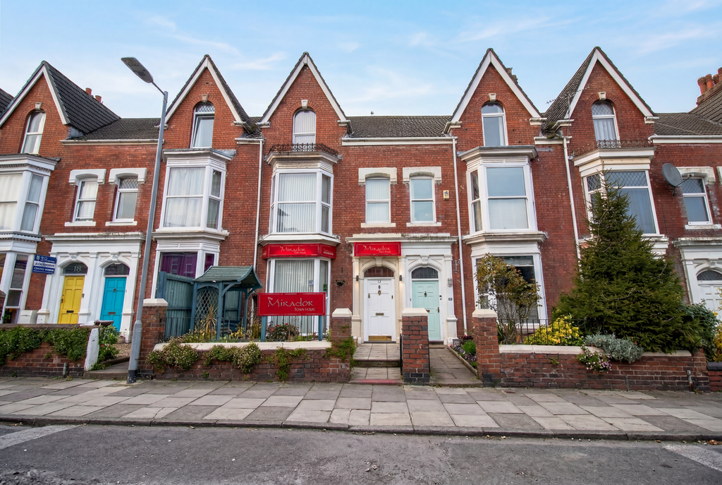 Property photo 1 of 35