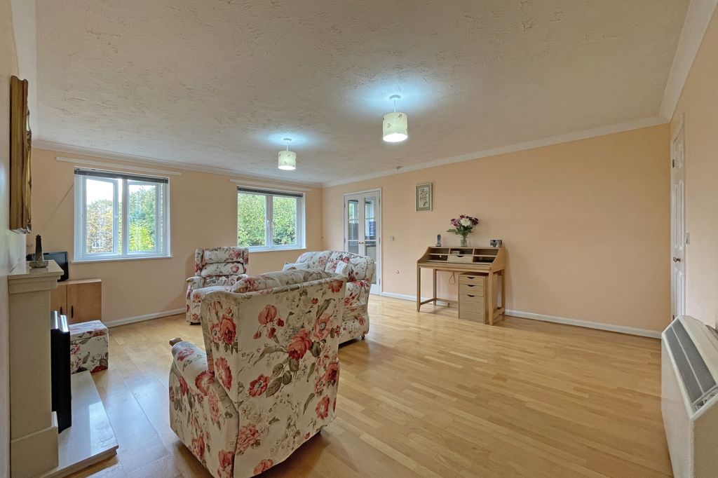 Property photo 3 of 23