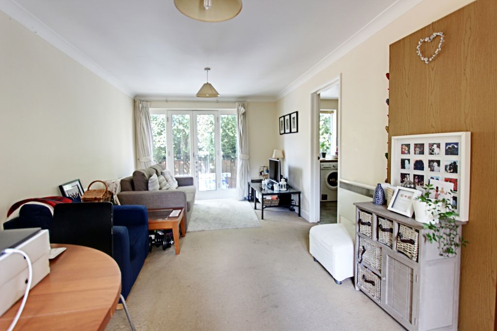 Property photo 3 of 8