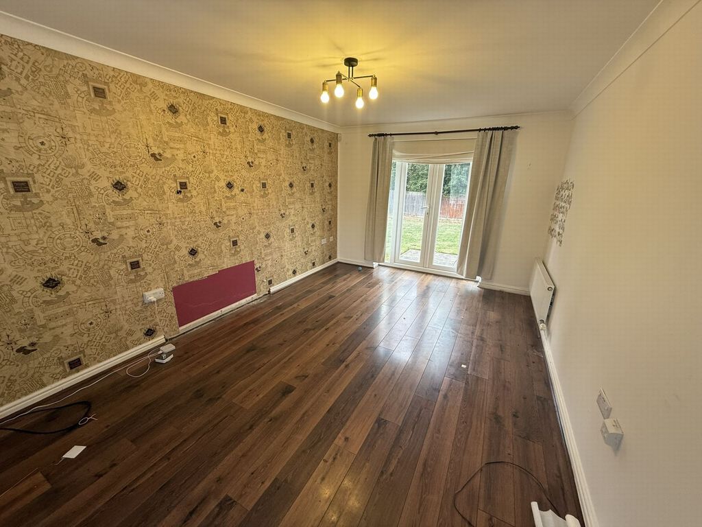 Property photo 3 of 9 Lounge