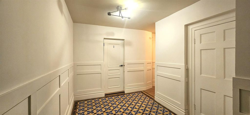 Property photo 2 of 3 Communal Entrance .Jpg