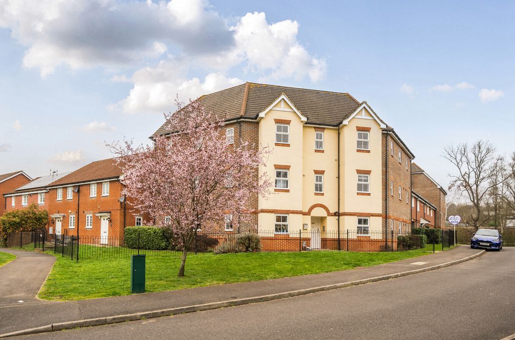 Property photo 1 of 22 1423608-2-69Aac63...