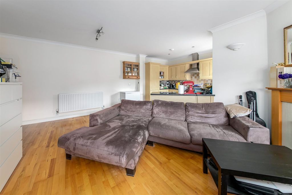 Property photo 3 of 9 59A Lounge B.Jpg