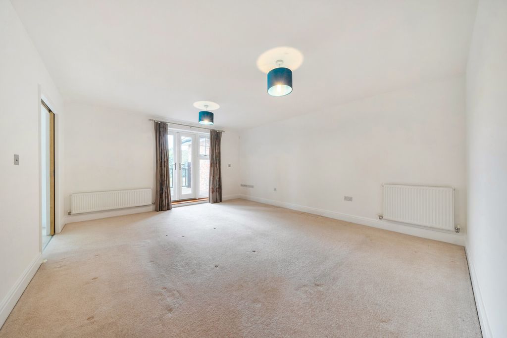 Property photo 2 of 33 1341478-10-689c6B...