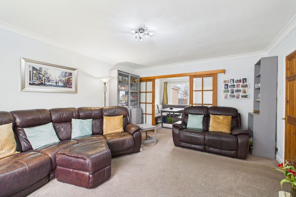 Property photo 3 of 24