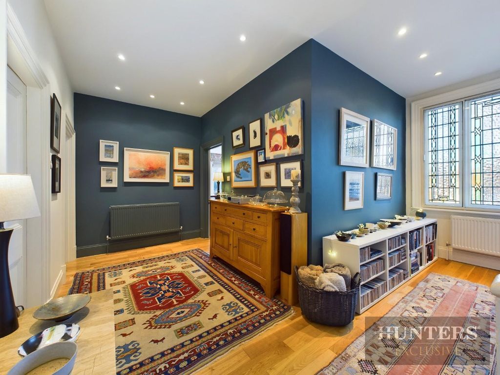 Property photo 3 of 28 Cam03407G0-Pr0460-Still056.Jpg