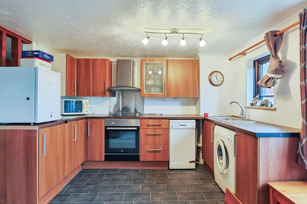 Property photo 3 of 17 Photo