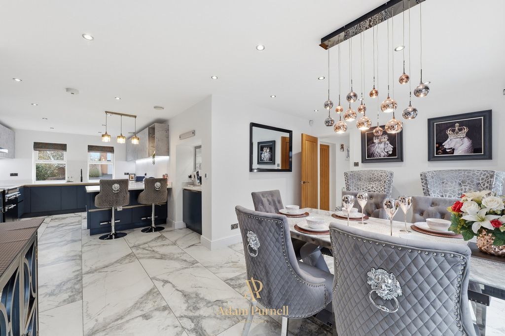 Property photo 2 of 40