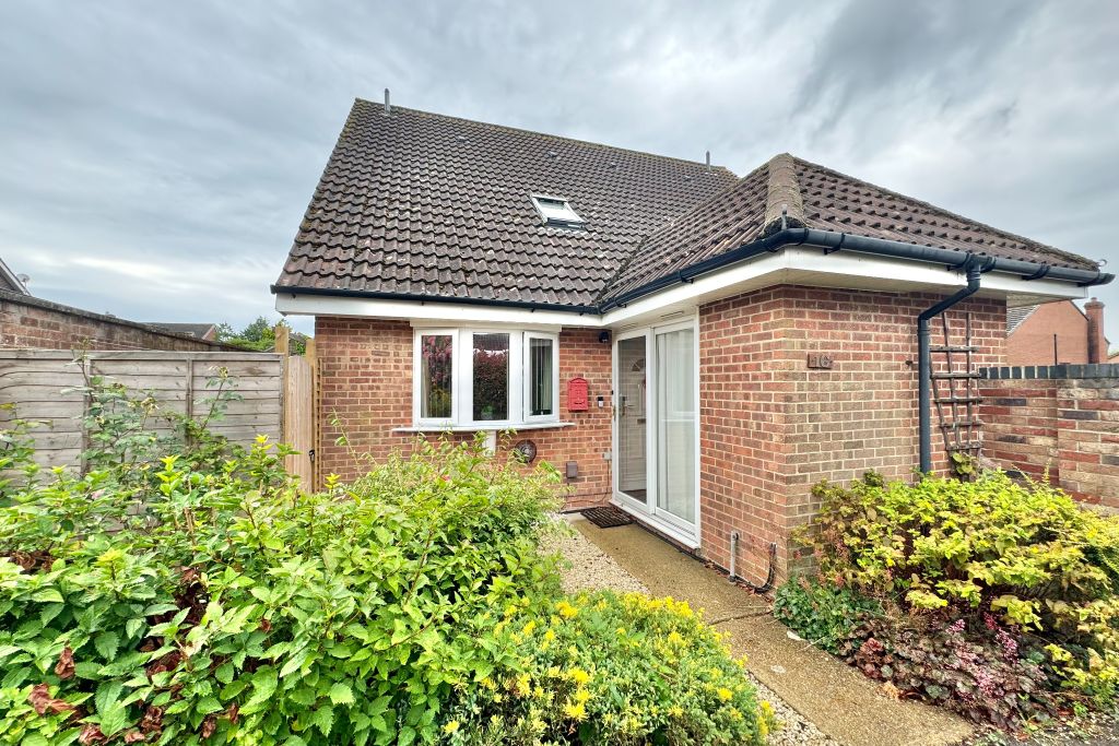 Property photo 1 of 7 Front