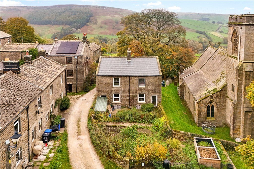 Property photo 1 of 17 Church Cottage