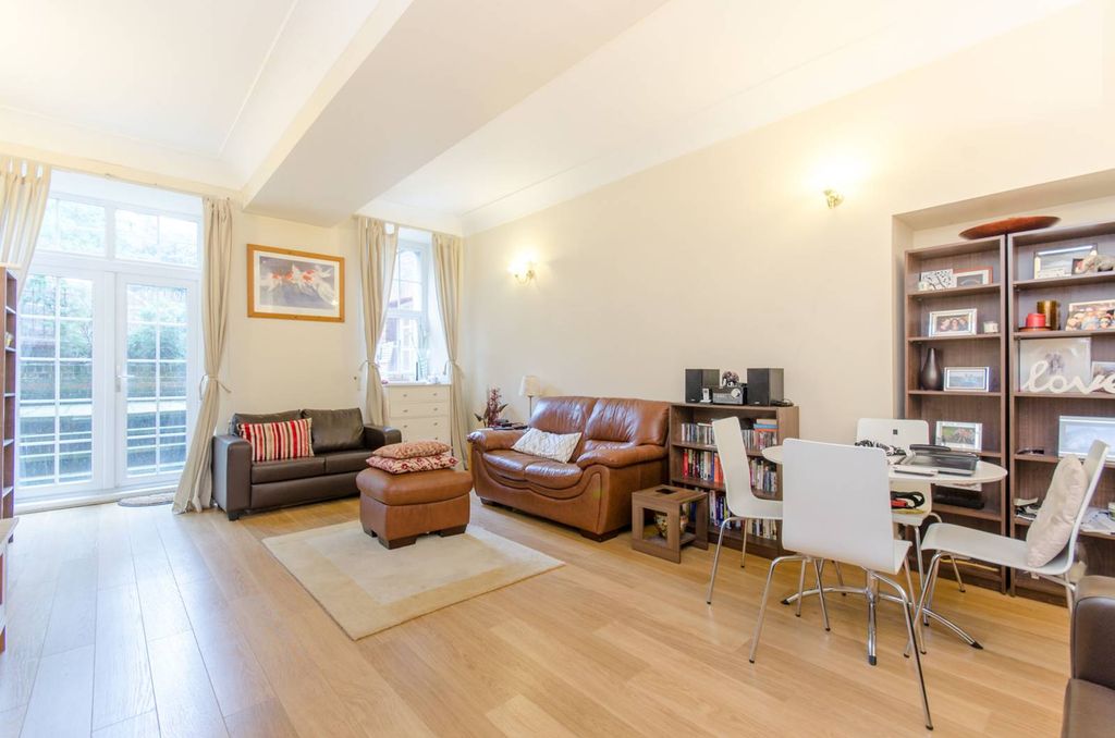 Property photo 2 of 8