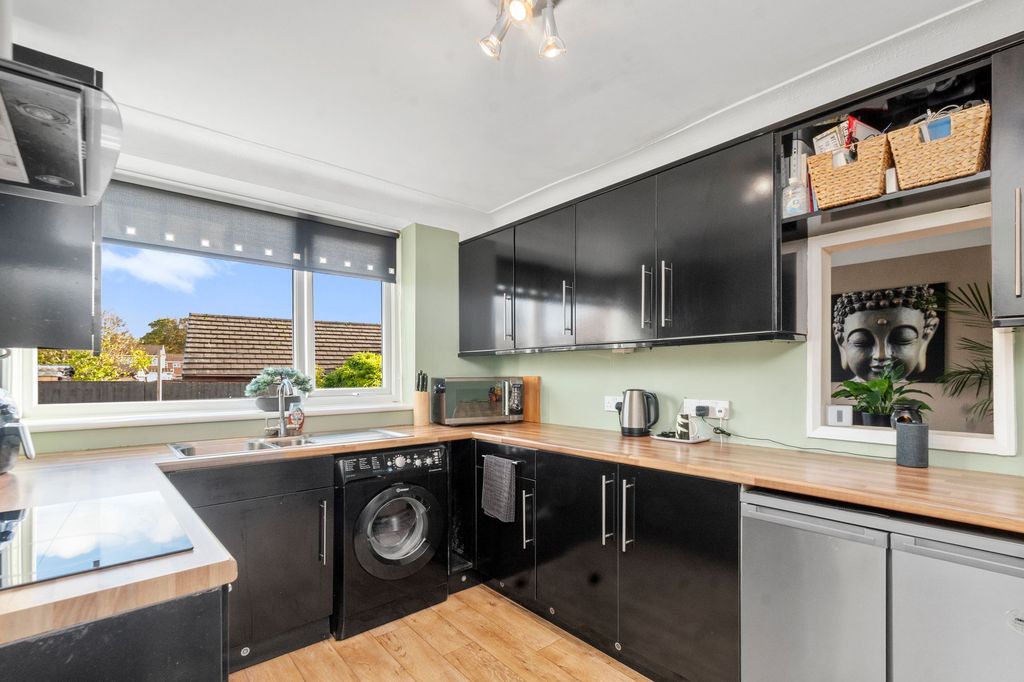 Property photo 3 of 25