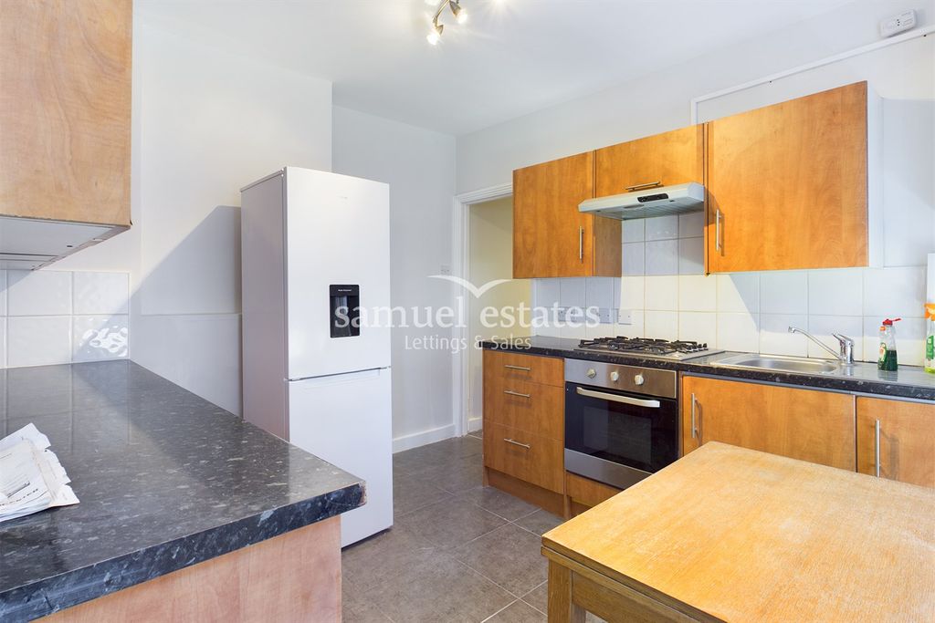 Property photo 2 of 8 Kitchen