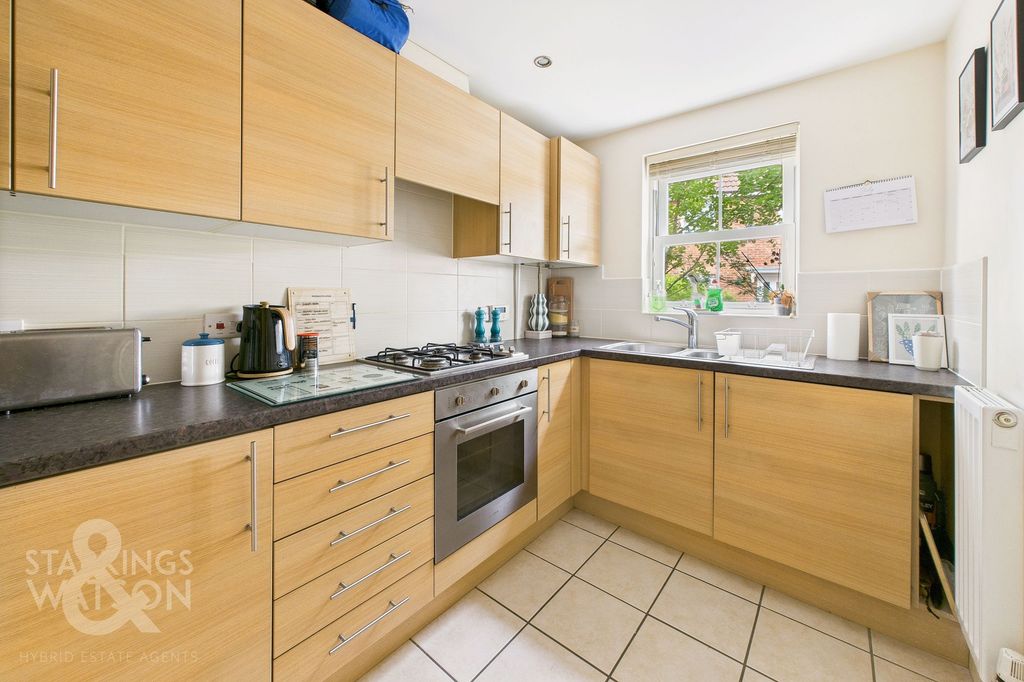 Property photo 3 of 19