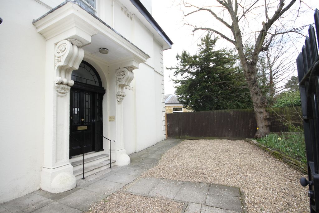 Property photo 3 of 14
