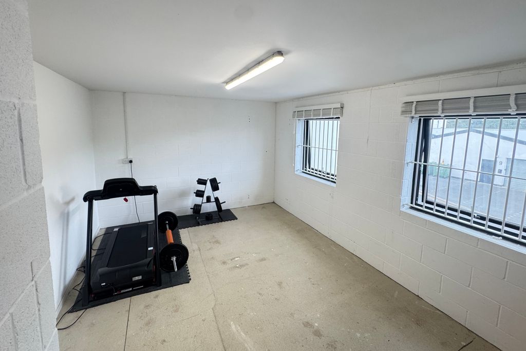 Property photo 2 of 13