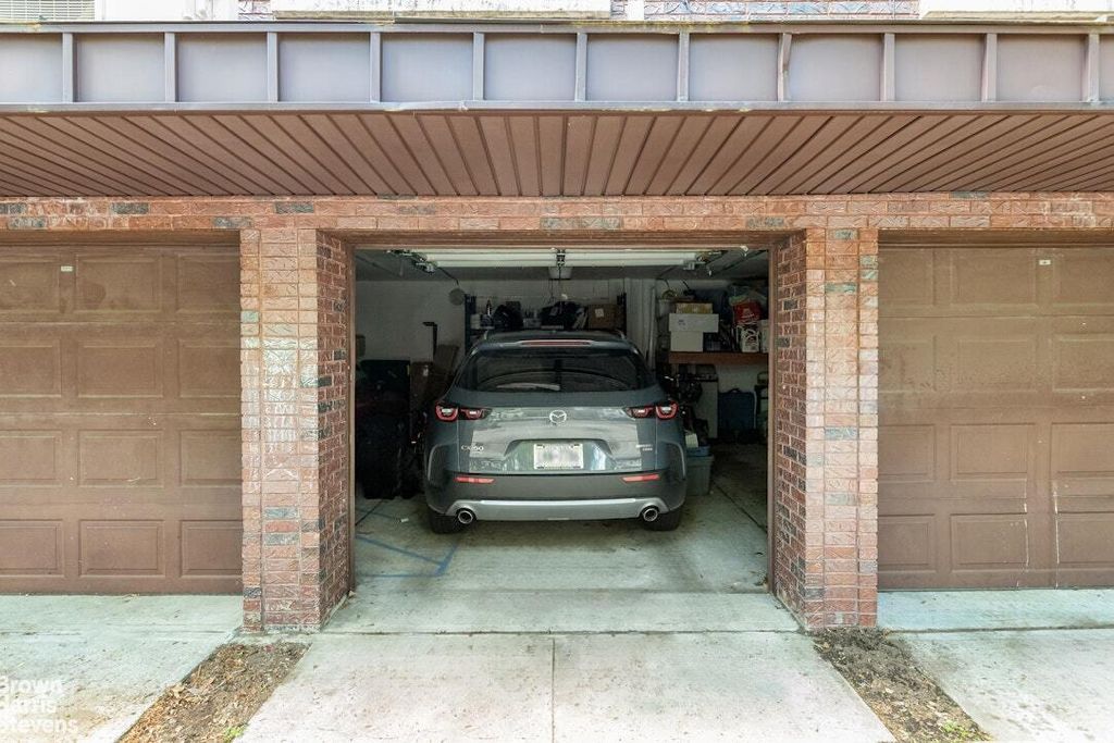 Property photo 1 of 2