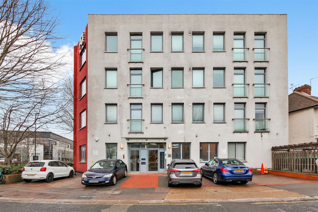 Property photo 1 of 7 4 Wesley House, 1-7 Wesley Avenue - Pkhhxnwrtutjna