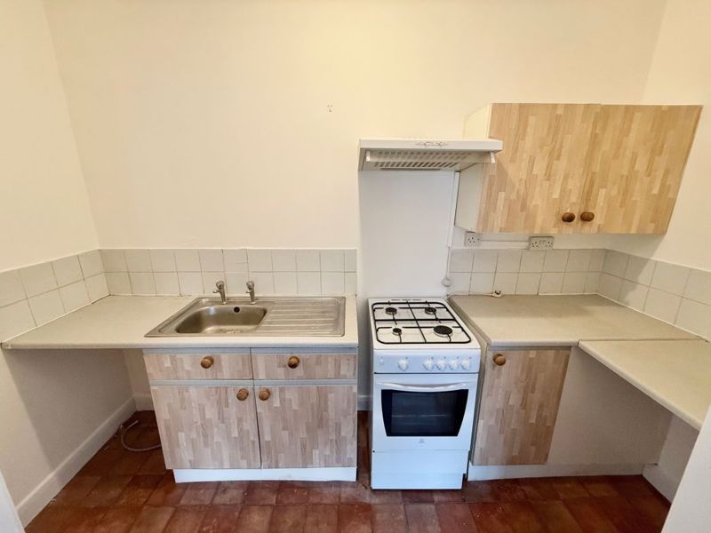 Property photo 3 of 6 Kitchen