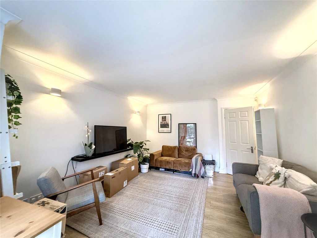 Property photo 2 of 17 Picture No. 28