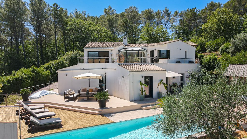 Property photo 1 of 25