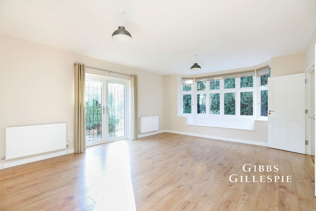 Property photo 2 of 10 Photo