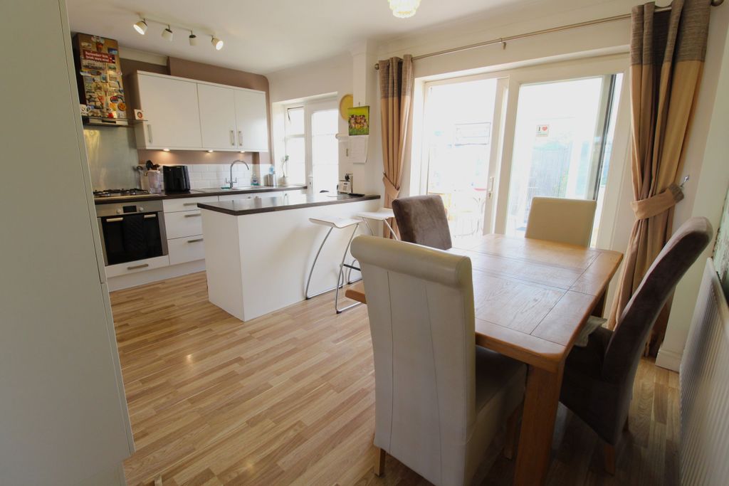Property photo 2 of 21 Kitchen Diner