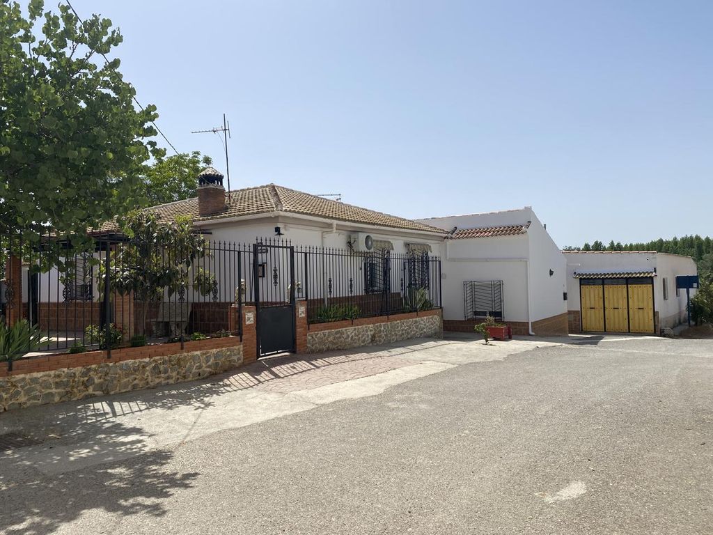 Property photo 1 of 51