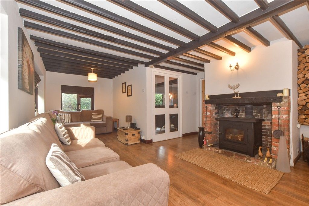 Property photo 2 of 17 Lounge