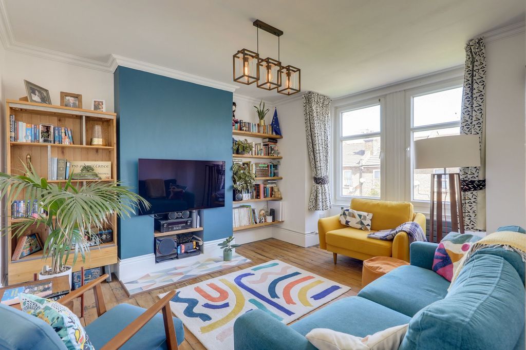 Property photo 1 of 17