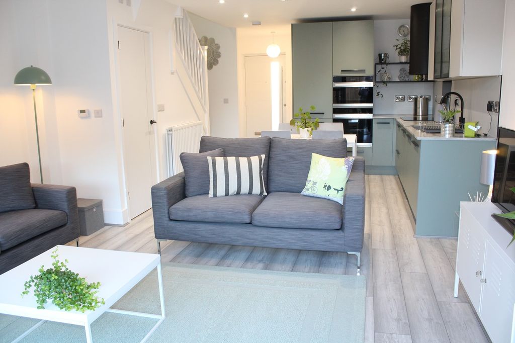 Property photo 2 of 11 Open Plan Lounge And Kitchen