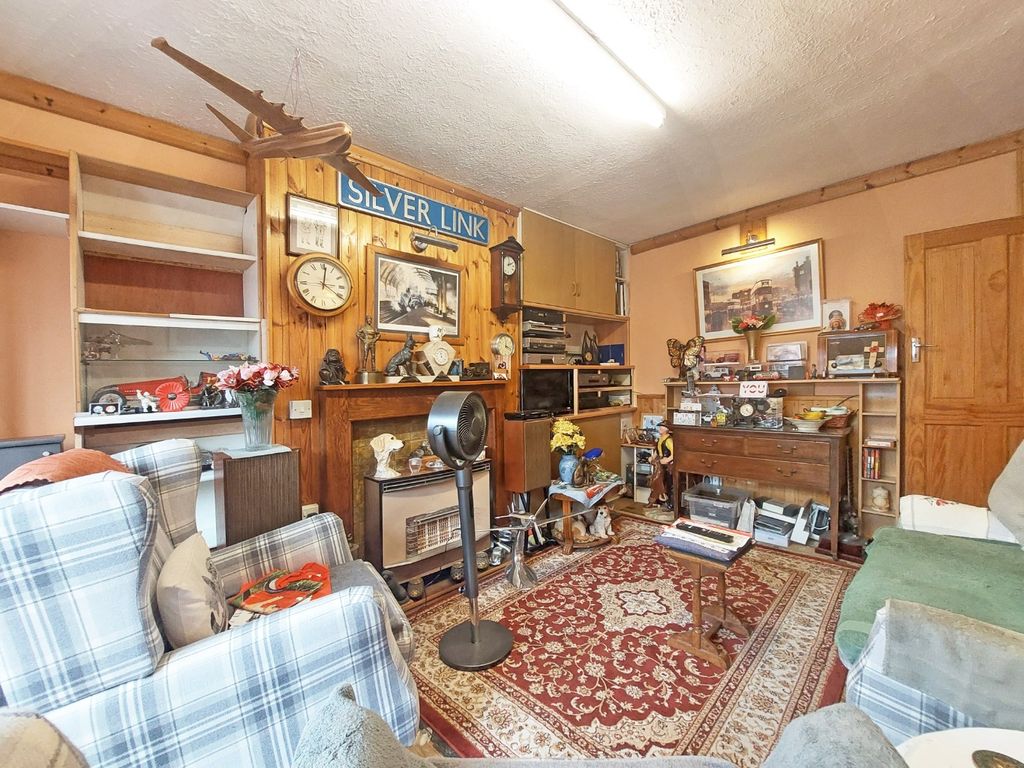 Property photo 3 of 16 5476442