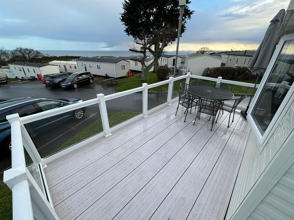 Property photo 3 of 16 Veranda