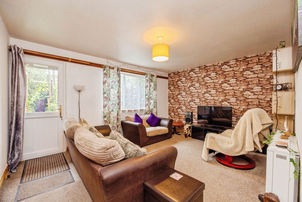 Property photo 2 of 15 Pbox-Img.Jpg