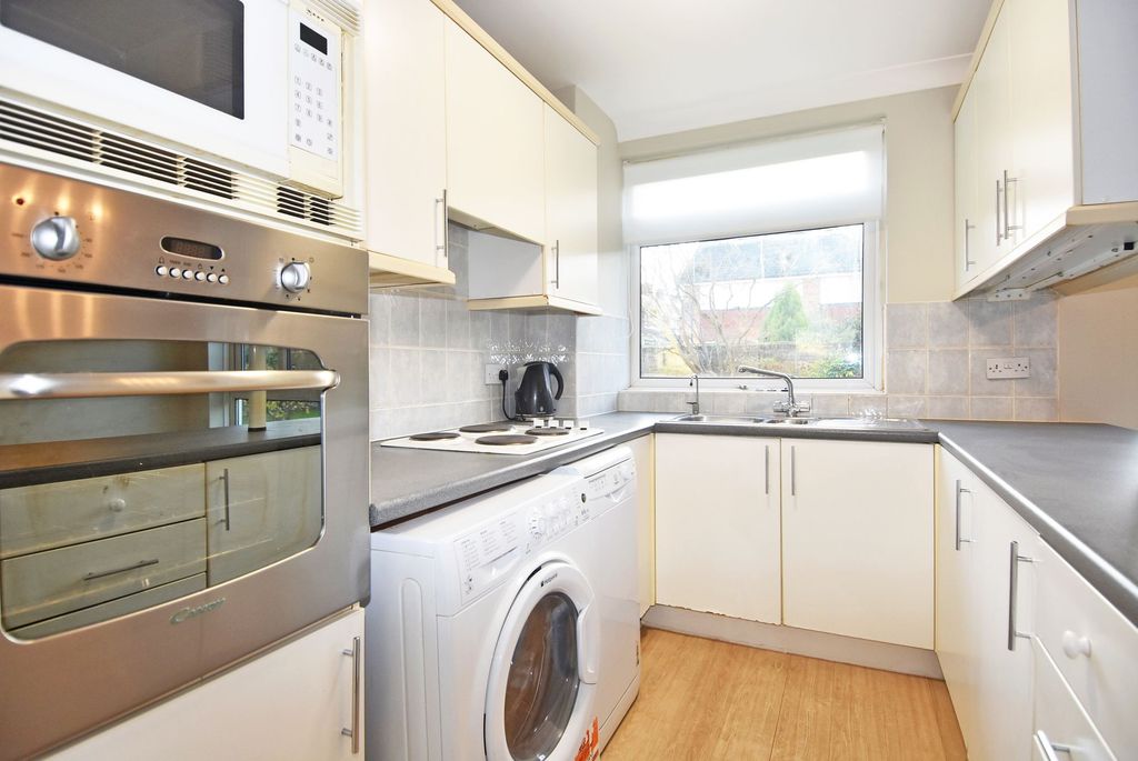 Property photo 3 of 12