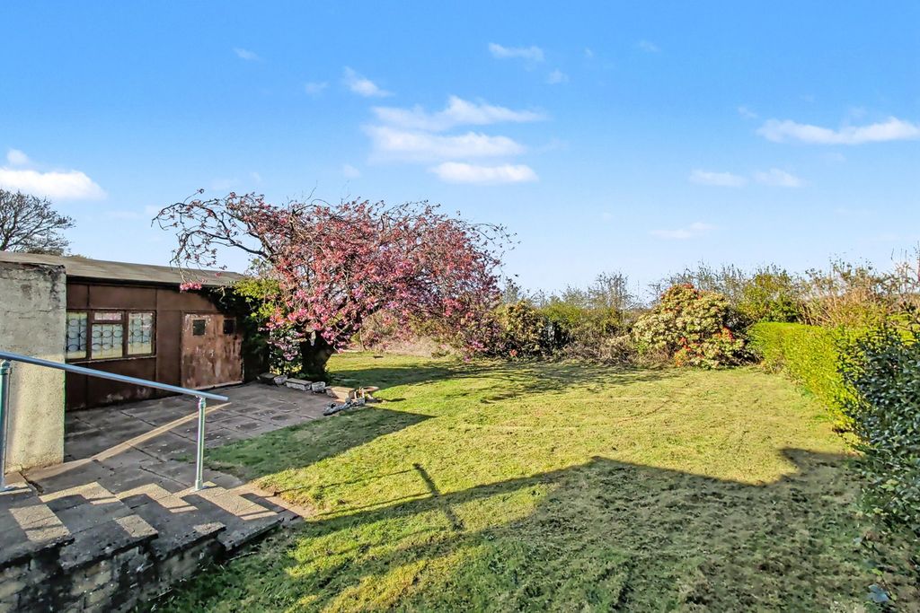Property photo 2 of 21