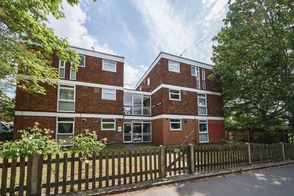 Property photo 2 of 17 1312210-2-6859271...