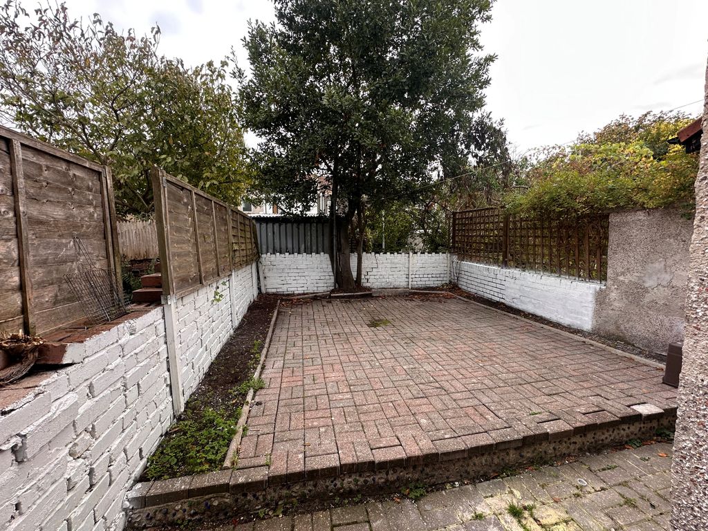 Property photo 2 of 24 Garden