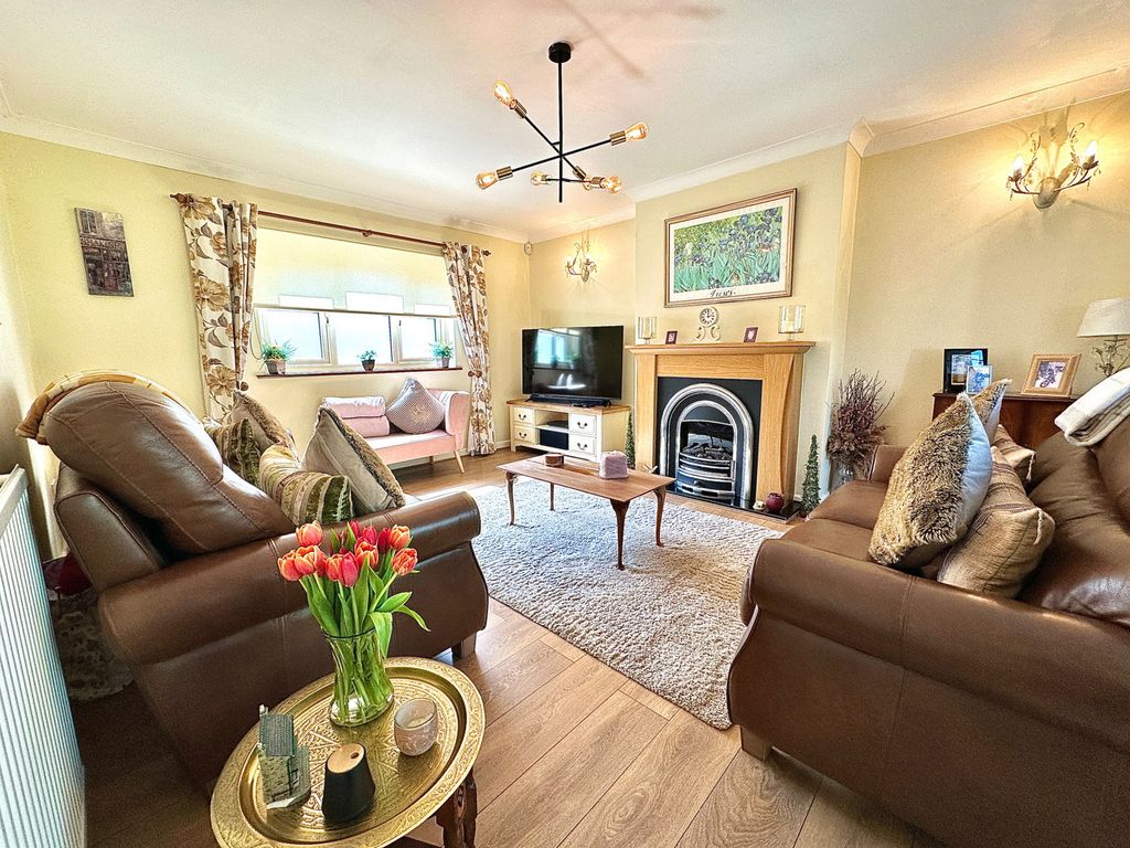 Property photo 3 of 36