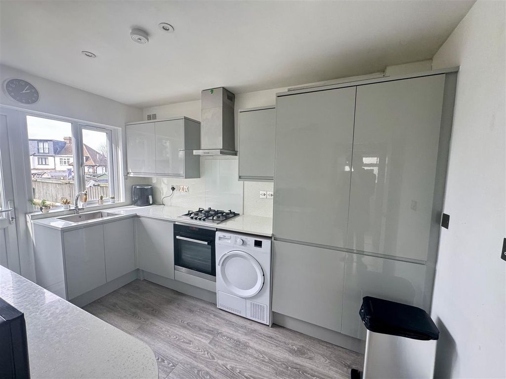 Property photo 2 of 17 Img_8939.Jpg