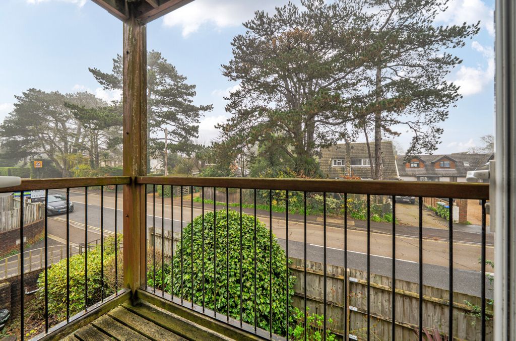 Property photo 2 of 12 1425467-9-69Aea34...