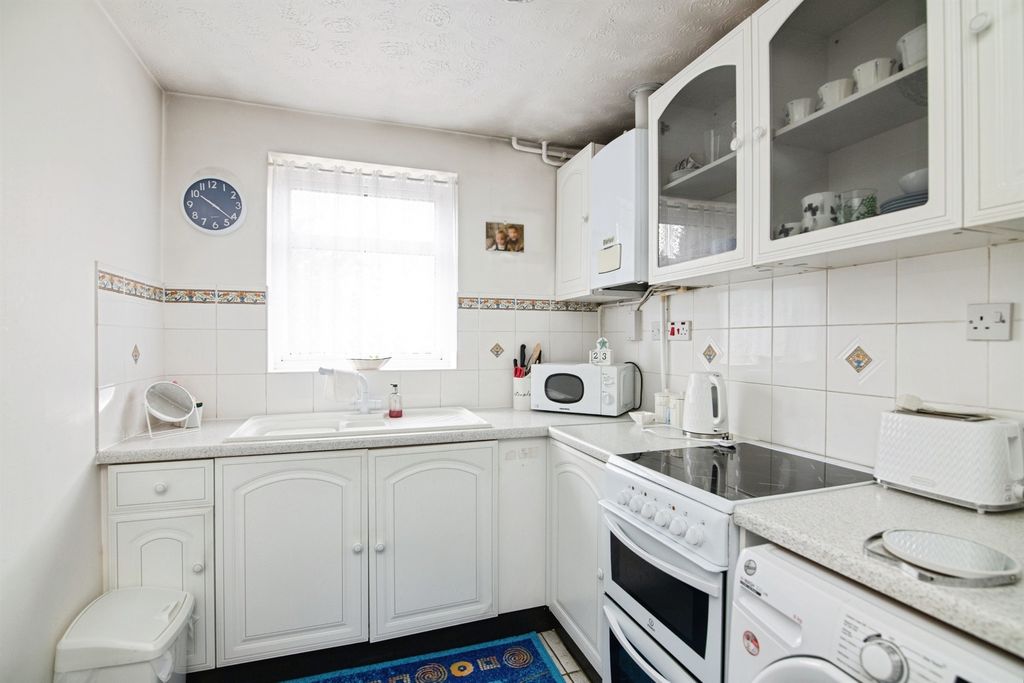 Property photo 2 of 12