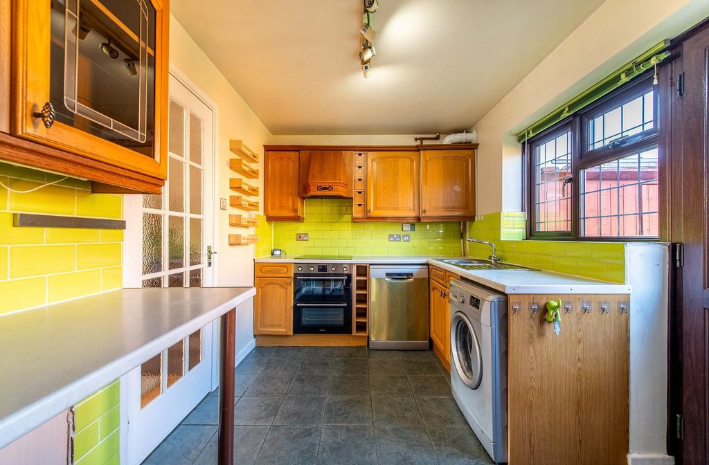 Property photo 3 of 15 Kitchen