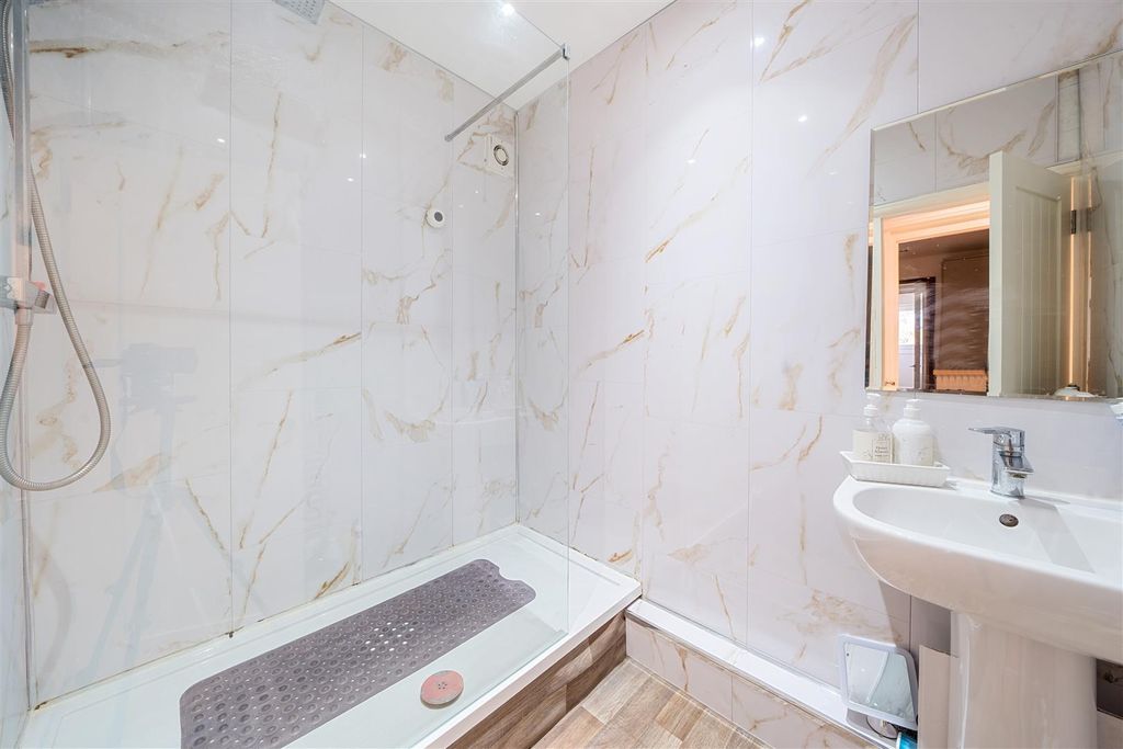 Additional image 7 of 4 bed detached house for saleStroud Farm Road, Holyport, Maidenhead SL6