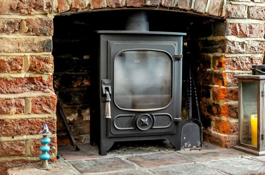 Property photo 3 of 28 Log Burner