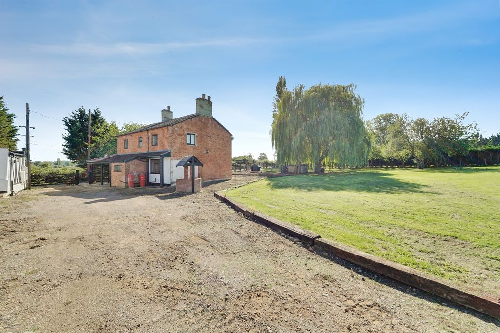 Property photo 1 of 30