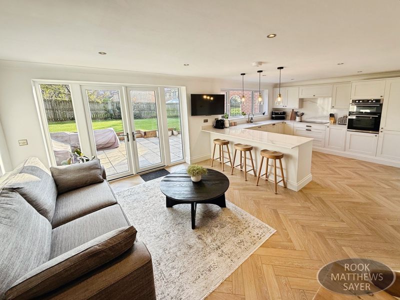 Property photo 2 of 21 Photo 12