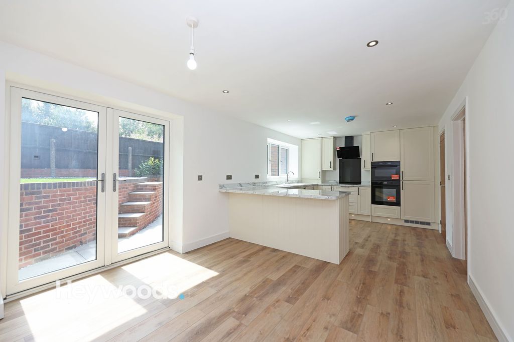 Property photo 3 of 53